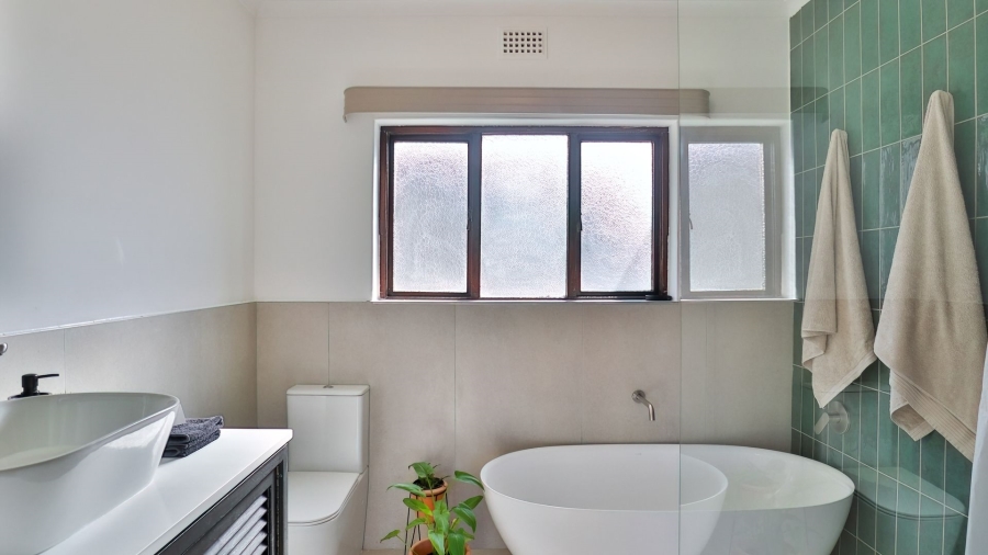 To Let 3 Bedroom Property for Rent in Walmer Estate Western Cape